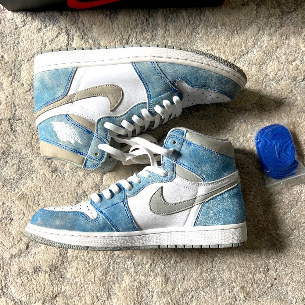 Jordan 1 hyper royal